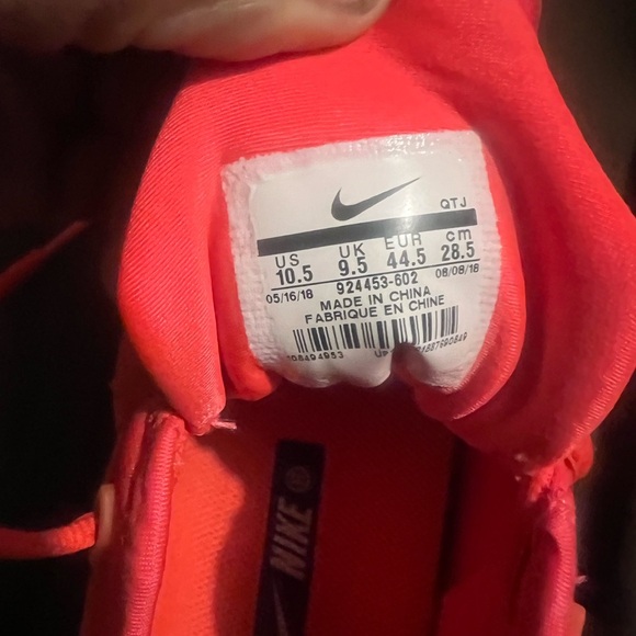 Nike Air Vapormax Plus Bright Crimson 2018 fits women size 12 or men 10.5 - Picture 11 of 11